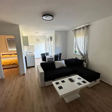 Nobus Jezero Apartmán
