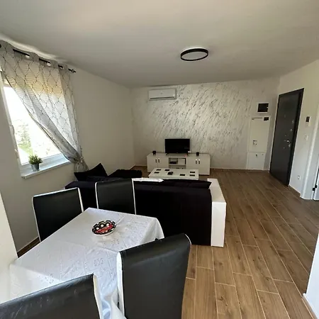 Apartment Nobus Jezero